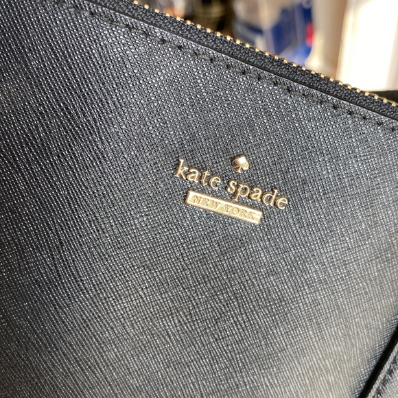 Kate spade black hand bag shoulder bag. - Picture 4 of 7